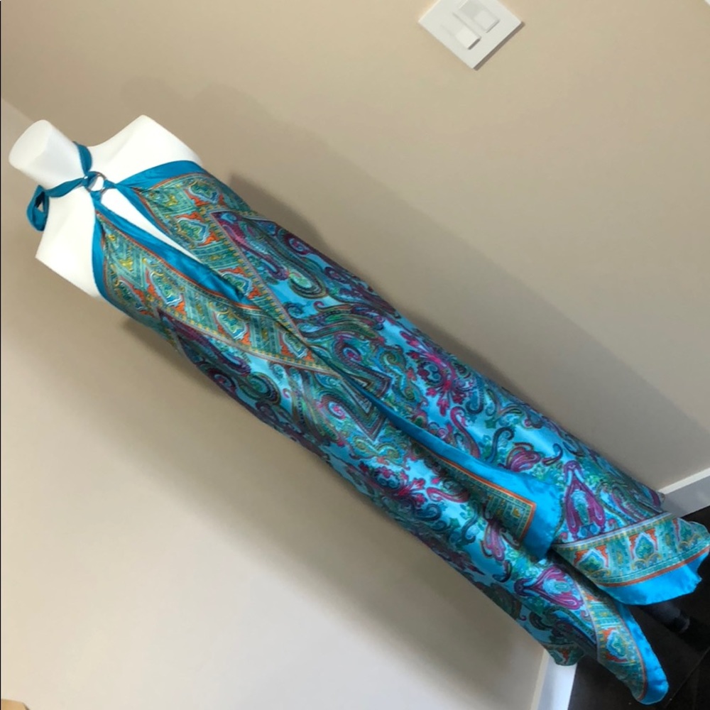 Gorgeous halter top tie dress